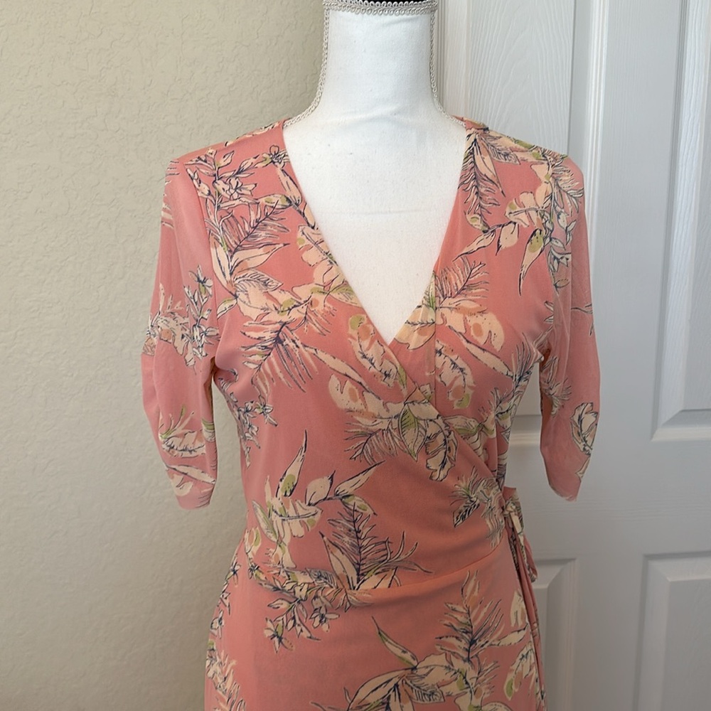 NWT Sanctuary pink floral wrap dress - Picture 2 of 10